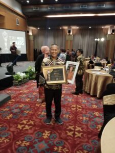 Read more about the article Kades Desa Limau Manis Masuk 100 Tokoh Pemimpin Inspiratif Indonesia