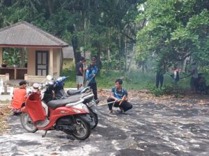Read more about the article SAMBUT BULAN SUCI RAMADHAN. WARGA DESA LIMAU MANIS  MELAKSANAKAN KERJA BAKTI