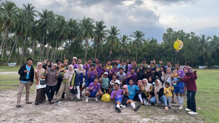 Read more about the article Tim Sepak Bola Desa Limau Manis Raih Juara 3 Piala Kepala Desa Kelanga, Taklukkan Desa Ceruk 2-1